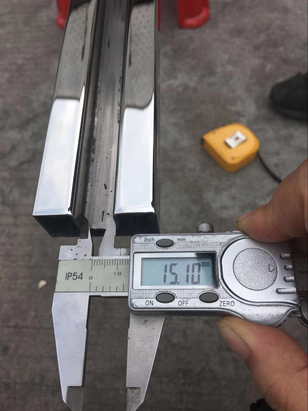 wb官网镜面矩型凹槽管1.jpg