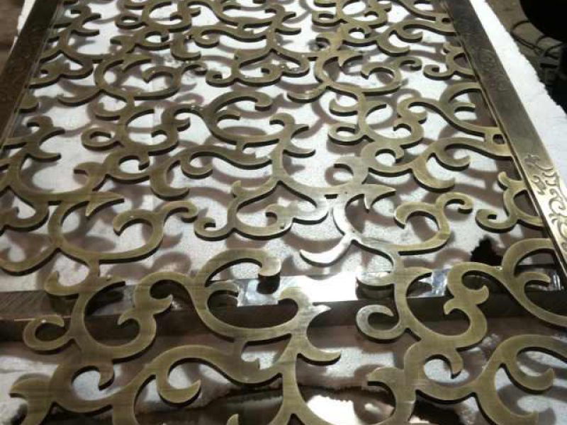 wb官网屏风隔断墙和铝合金的屏风隔断墙区别在哪？